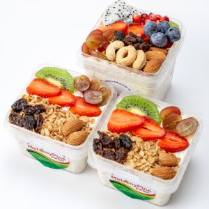 1 bowl of 500ml Tropical Deluxe Parfait and 2 bowls of 330ml Exotic Berry Parfait